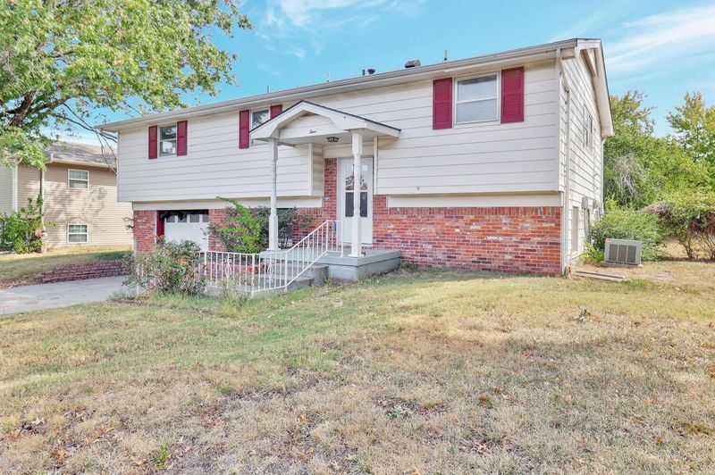 4 Park Rd, Rose Hill, KS 67133