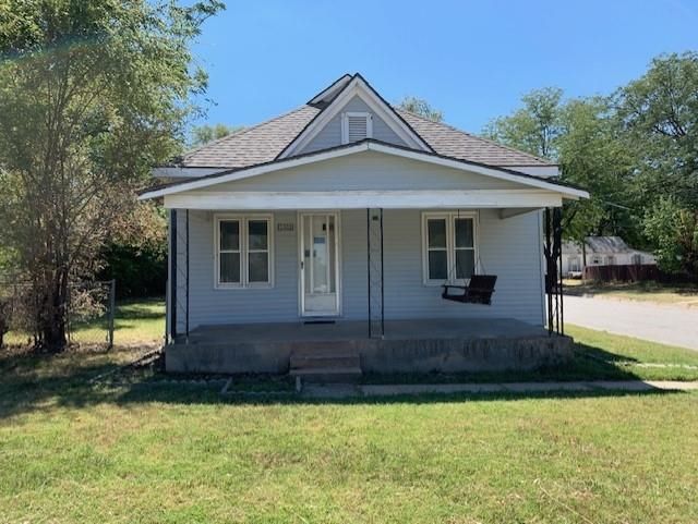 1001 E 1st St, Newton, KS 67114