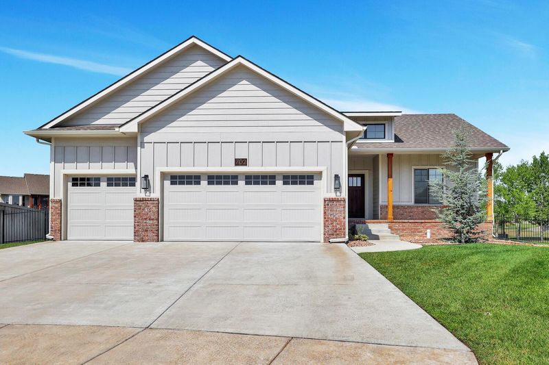 702 W Sandstone Ct, Andover, KS 67002