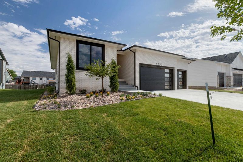 5833 N Edwards Ct, Wichita, KS 67204