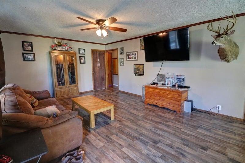 319 W Ruth St, Moundridge, KS 67107