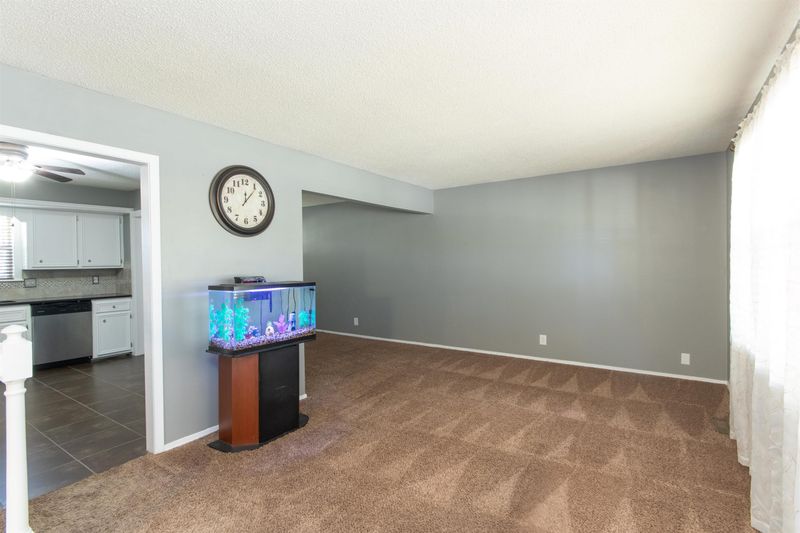2336 S Lori Ln, Wichita, KS 67207