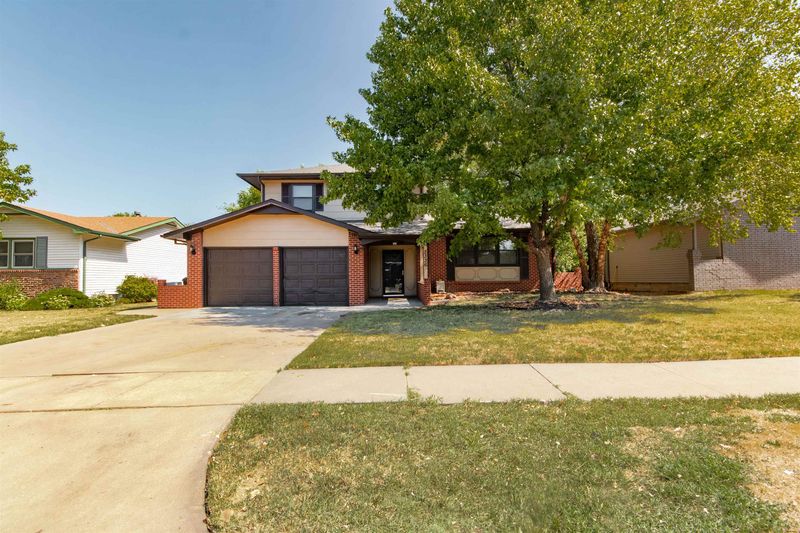 2336 S Lori Ln, Wichita, KS 67207
