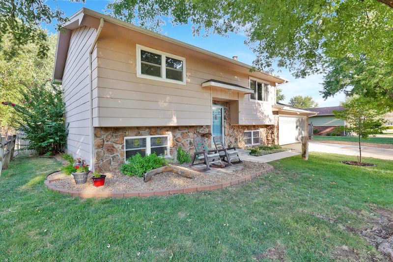 1519 Janzen St, Mulvane, KS 67110
