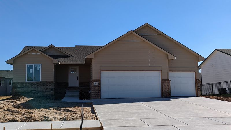 901 Laughlin Ct, Derby, KS 67037