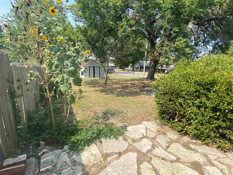 223 N College, Winfield, KS 67156