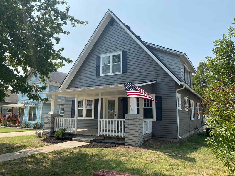 223 N College, Winfield, KS 67156