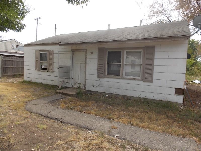 3501 E Idlewild Dr, Wichita, KS 67216