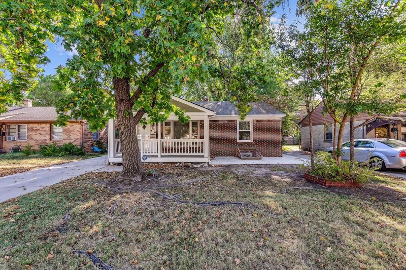 1826 Windsor St, Wichita, KS 67218