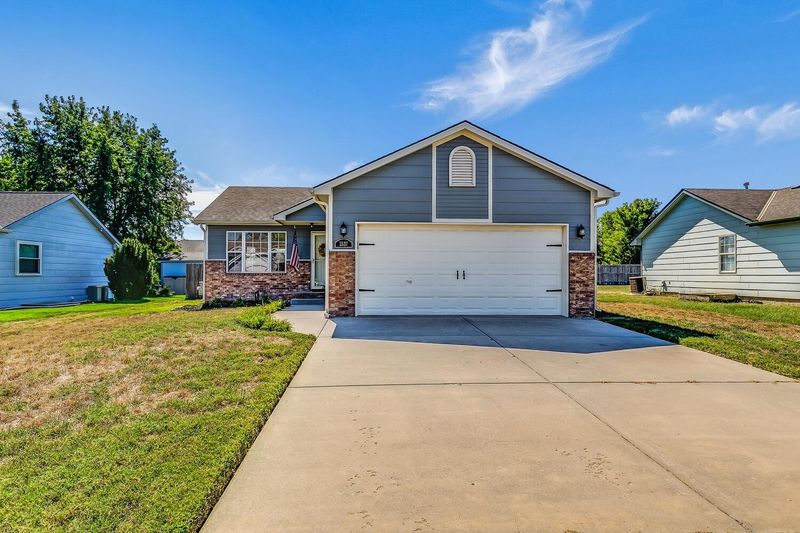 2537 E Burlington Ct, Park City, KS 67219