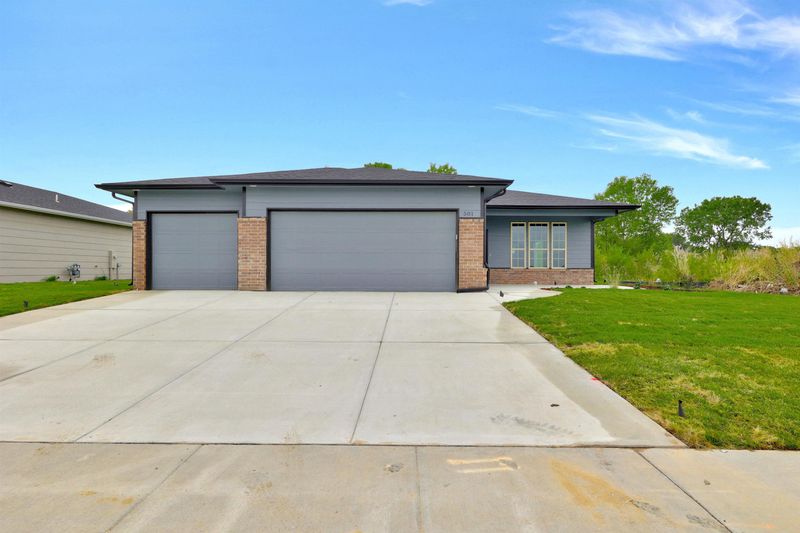 501 S Sweetwater, Maize, KS 67101