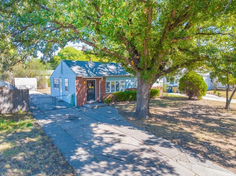 110 E Springdale St, Derby, KS 67037