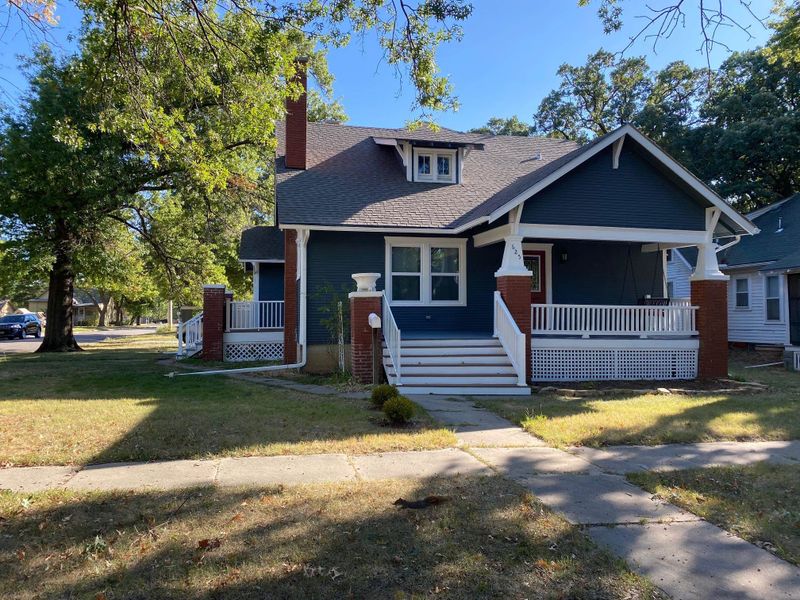 625 E 7th St, Newton, KS 67114