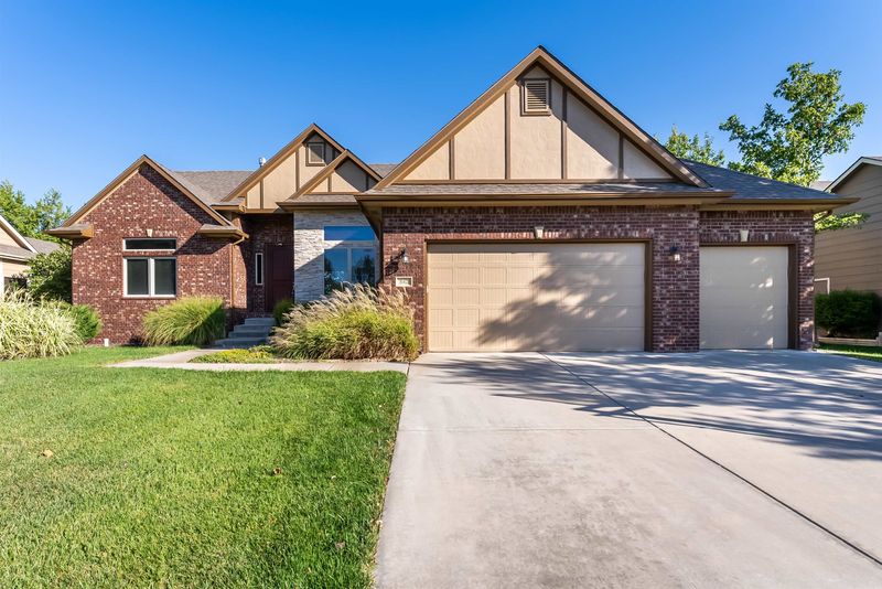 842 E Woodstone Dr, Andover, KS 67002