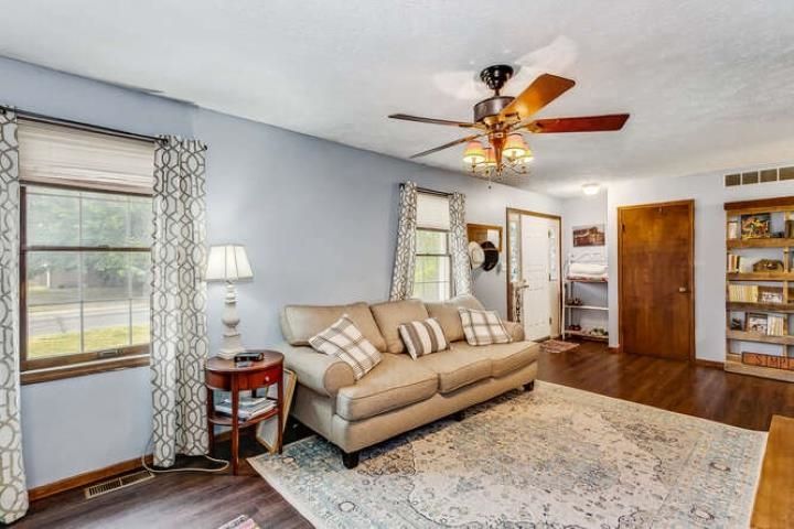 211 Swanee Dr, Goddard, KS 67052