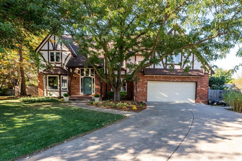 7009 E Farmview Ct, Wichita, KS 67206
