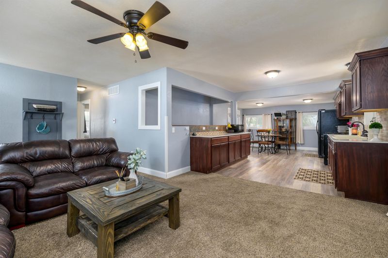 454 S Mary Etta St, Derby, KS 67037