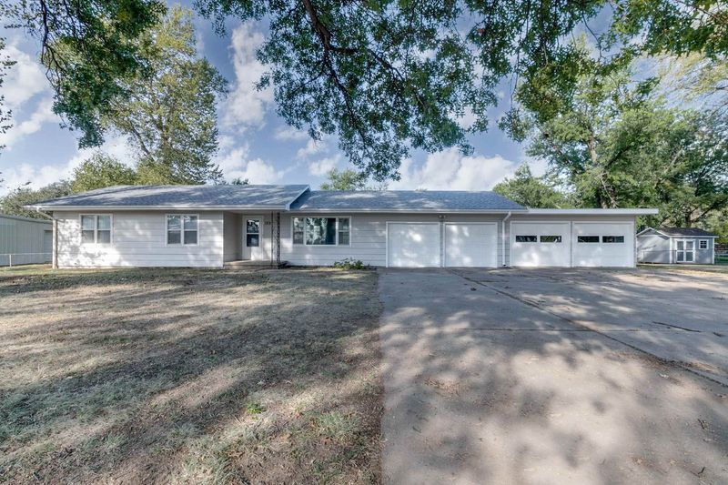 153 N 4th St, Clearwater, KS 67026