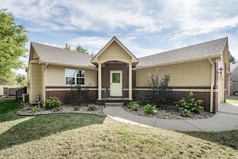 2035 E Danielle Ct, El Dorado, KS 67042