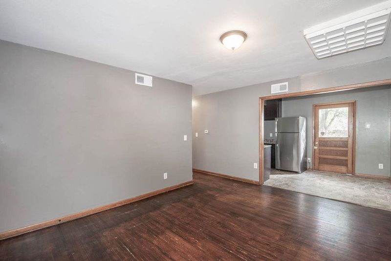 1121 E Crowley St, Wichita, KS 67216