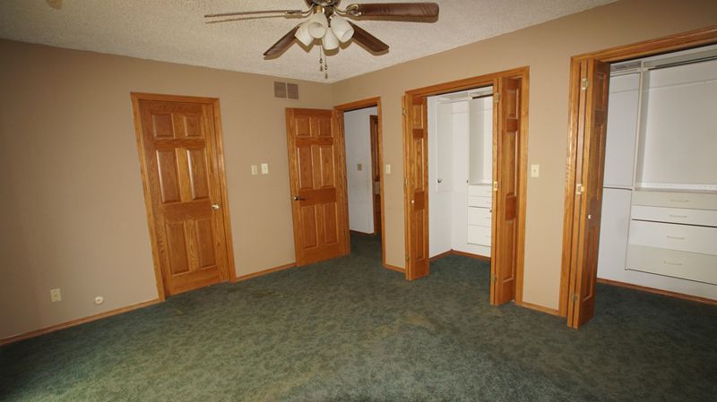 1483 N Webb, Mulvane, KS 67110
