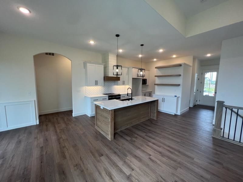 4905 Emerald Ct, Maize, KS 67101