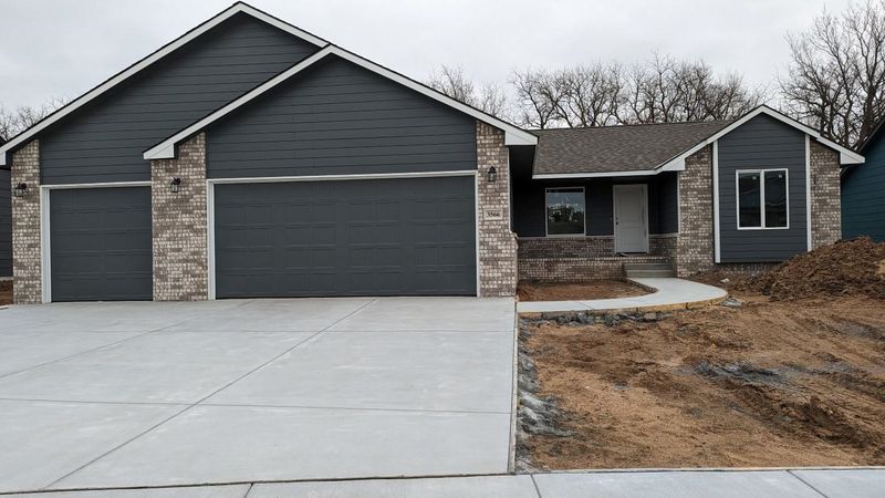 3566 N Laughlin, Derby, KS 67037