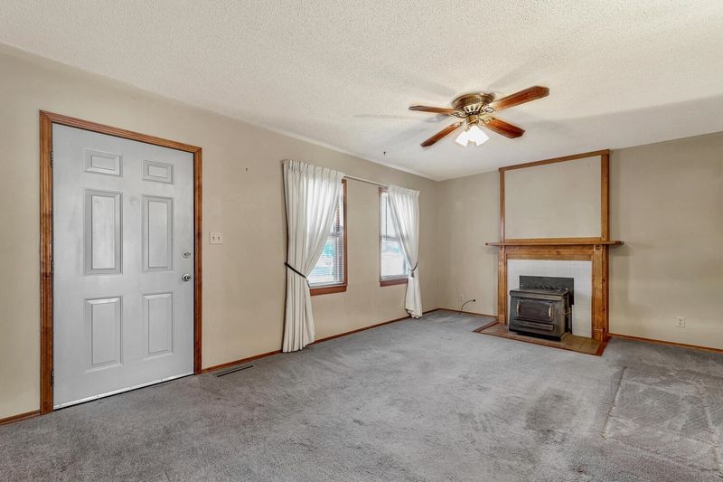 532 N Doris St, Wichita, KS 67212