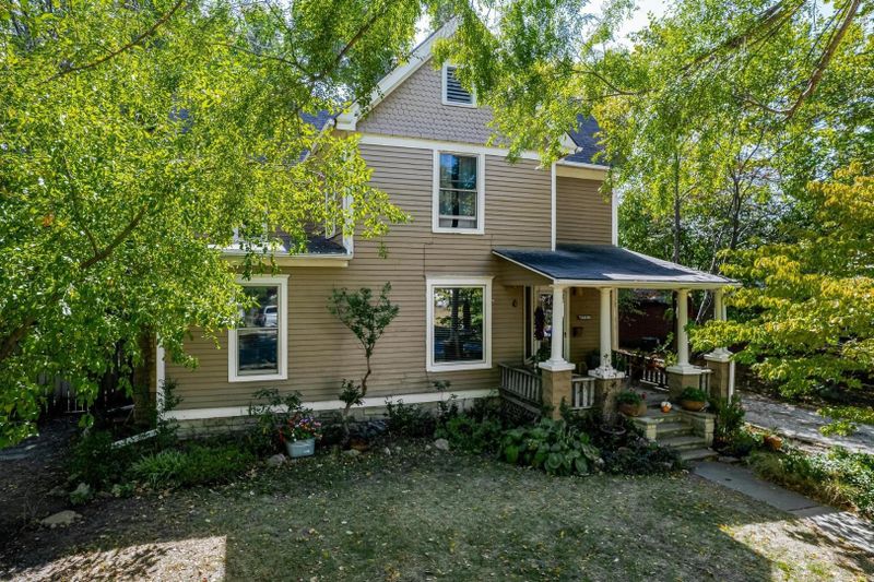 717 E 8th Ave, Winfield, KS 67156