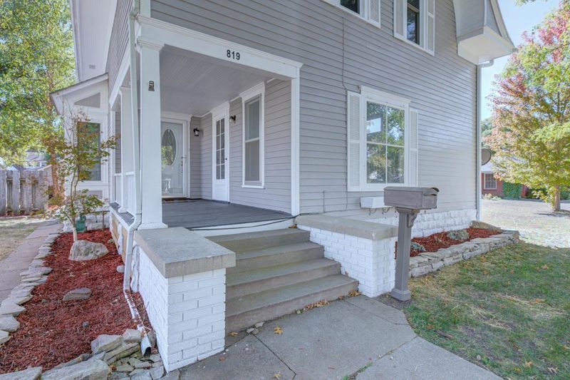 819 E 9th Ave, Winfield, KS 67156