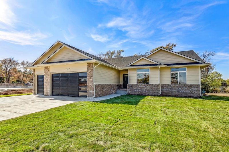 1107 Sontag Dr, Derby, KS 67037