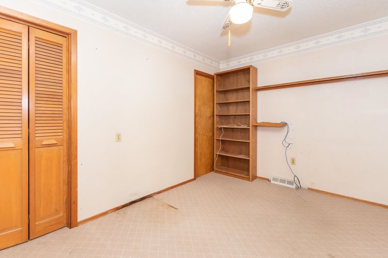 415 E 55th St S, Wichita, KS 67216