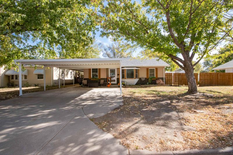 124 N Abilene Ave, Valley Center, KS 67147