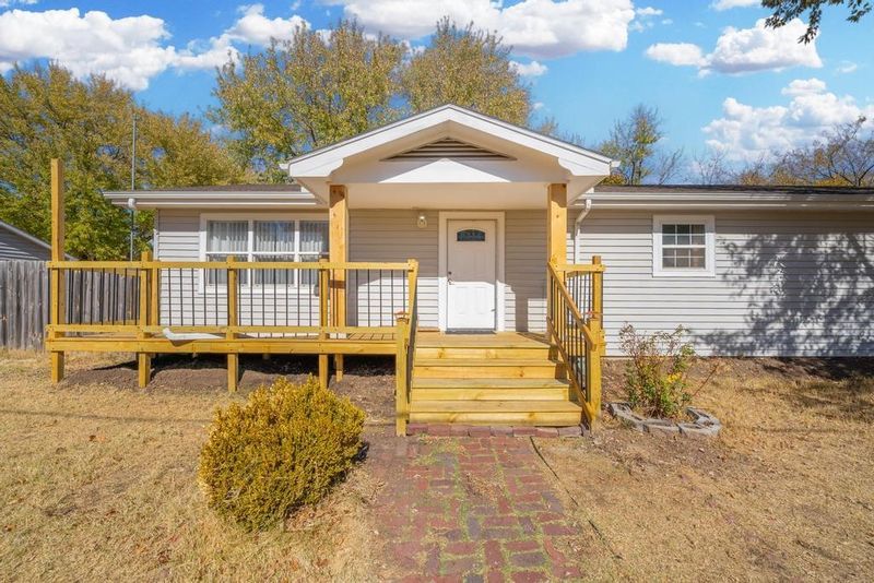 206 E Berry Ave, Rose Hill, KS 67133