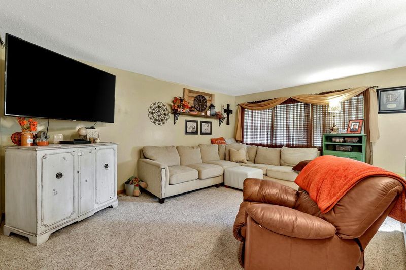1721 Terry Ln, Andover, KS 67002