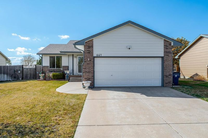 641 S Stoneridge, Valley Center, KS 67147