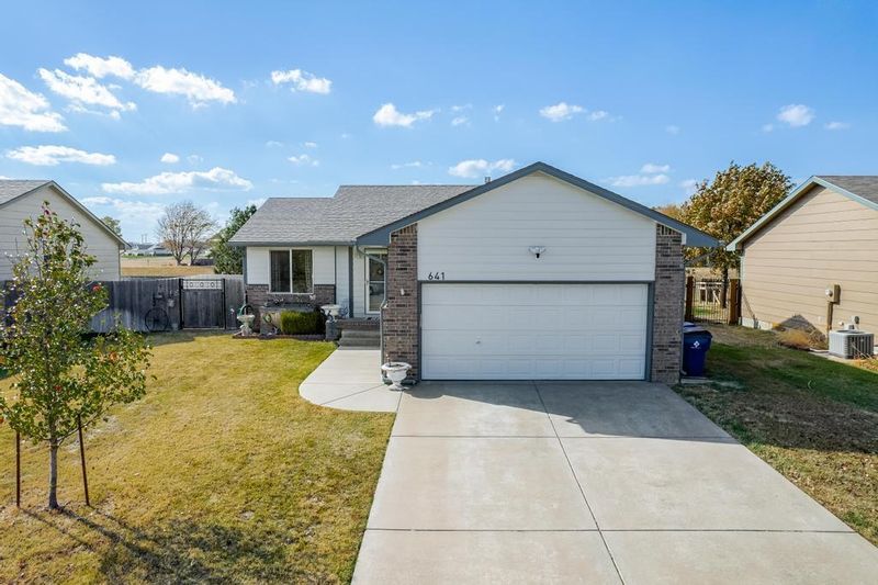 641 S Stoneridge, Valley Center, KS 67147