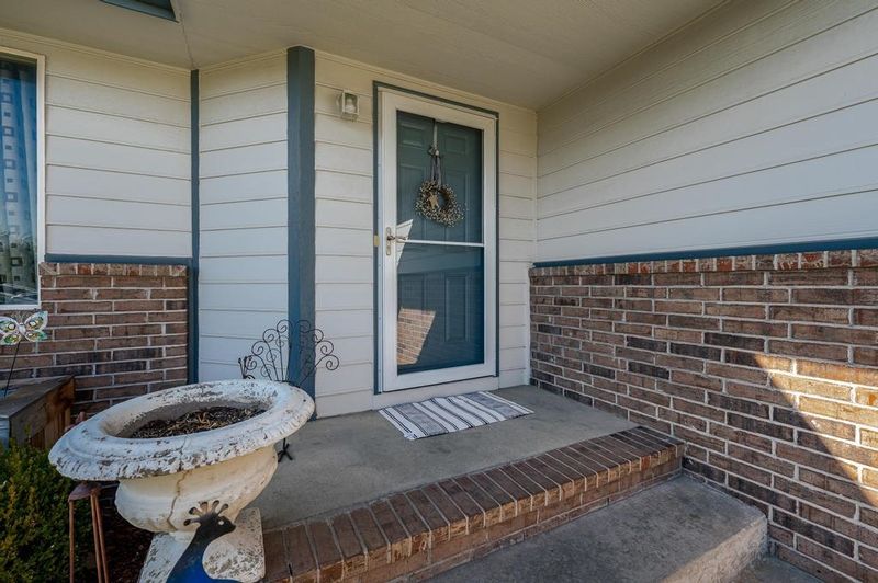641 S Stoneridge, Valley Center, KS 67147