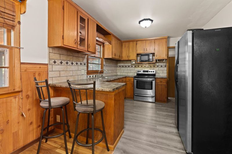 643 Michael Rd, Newton, KS 67114-1253