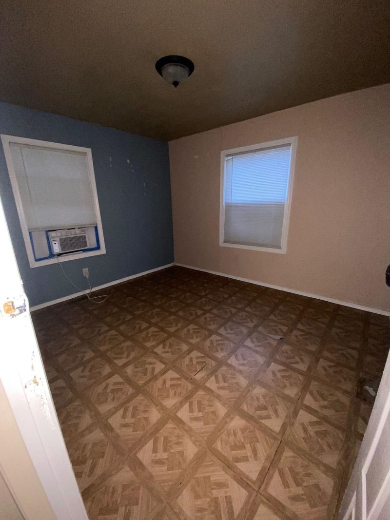 2452 S Mosley Ave, Wichita, KS 67216