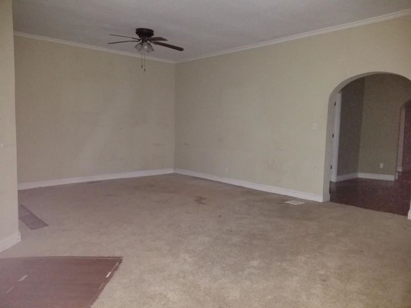 304 Spruce St, Halstead, KS 67056