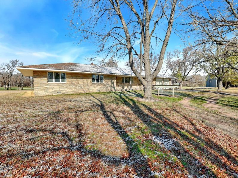 806 E Rosewood St, Rose Hill, KS 67133