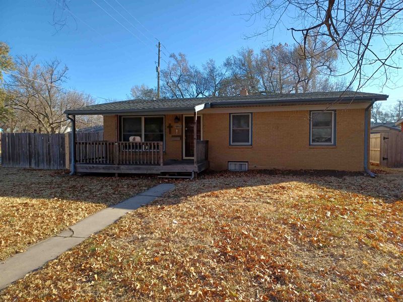 1802 Windsor St, Wichita, KS 67218