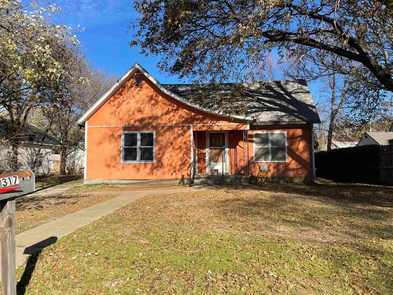 317 E 12th, Wellington, KS 67152