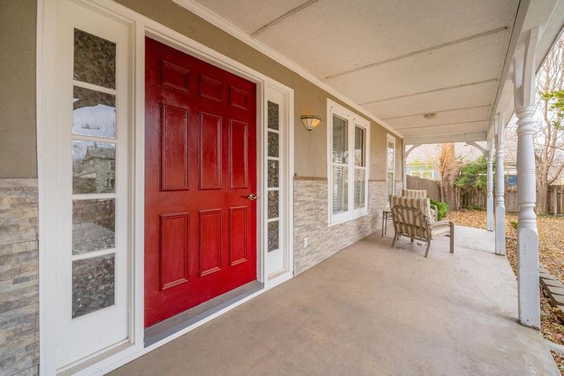 321 W 7th St, Newton, KS 67114