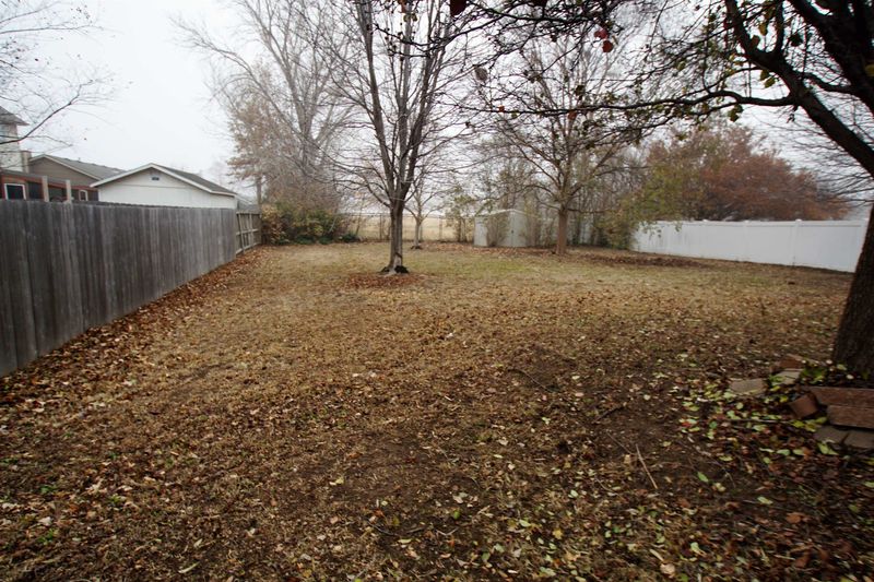 9406 E Carson St, Wichita, KS 67210