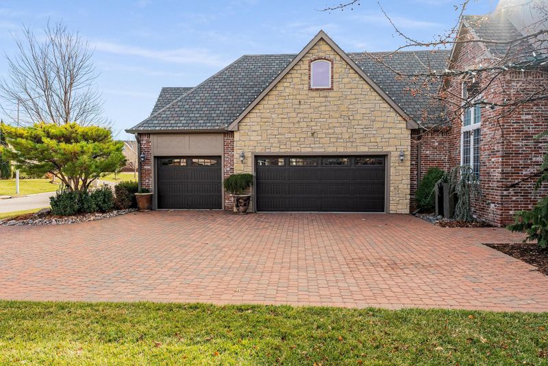 9338 E Wilson Estates Ct, Wichita, KS 67206