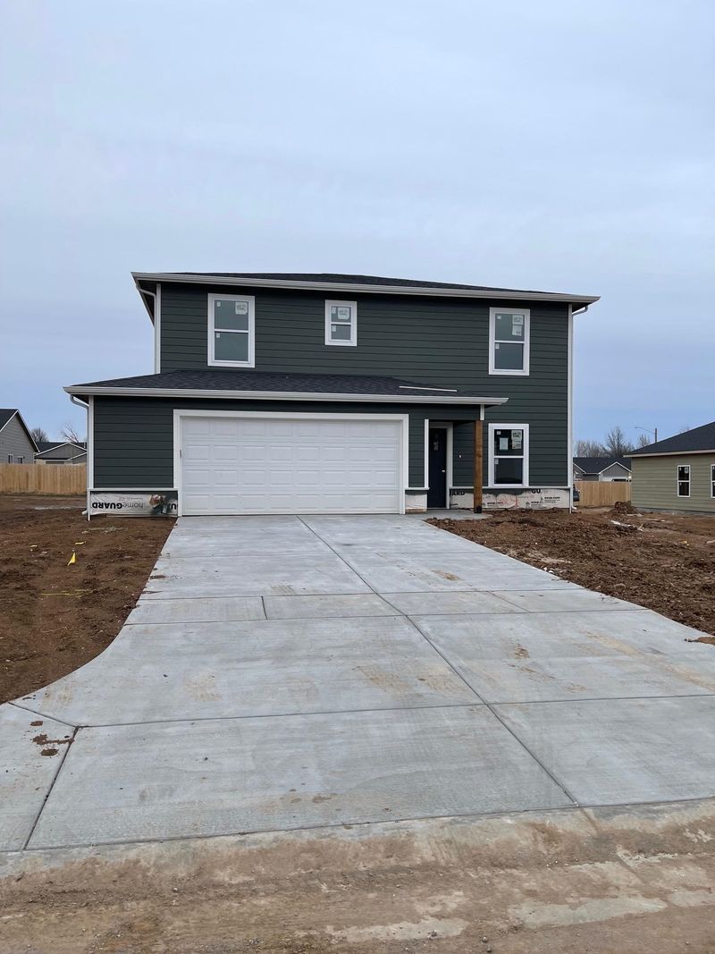 124 E Burlington Dr, Mulvane, KS 67110
