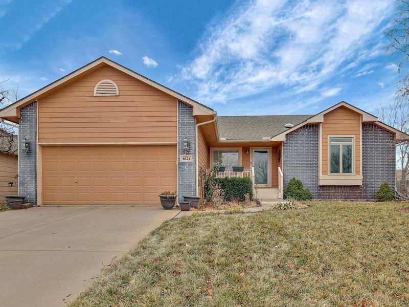6624 E 44th Ct N, Bel Aire, KS 67226