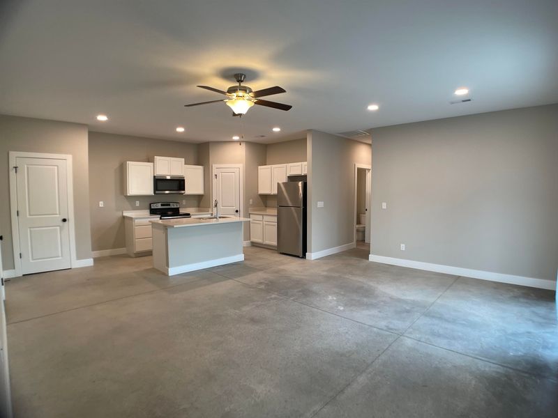 100 - 102 E Santa Fe Cir, Mulvane, KS 67110